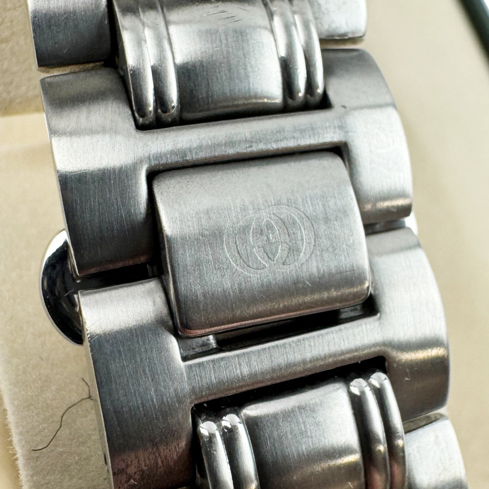 GUCCI Silver Steel Men's Quartz Watch LHQ1066