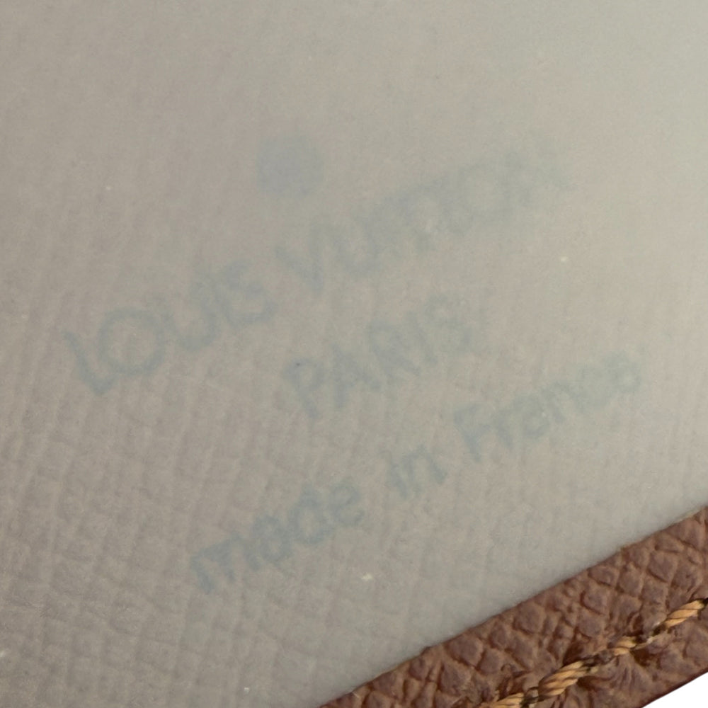 LOUIS VUITTON Brown Leather Taiga Passport Holder LHQ1076