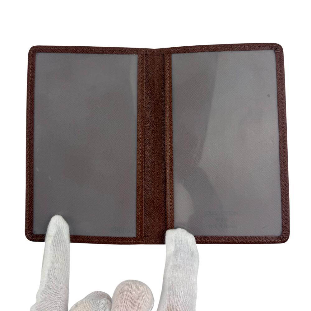 LOUIS VUITTON Brown Leather Taiga Passport Holder LHQ1076