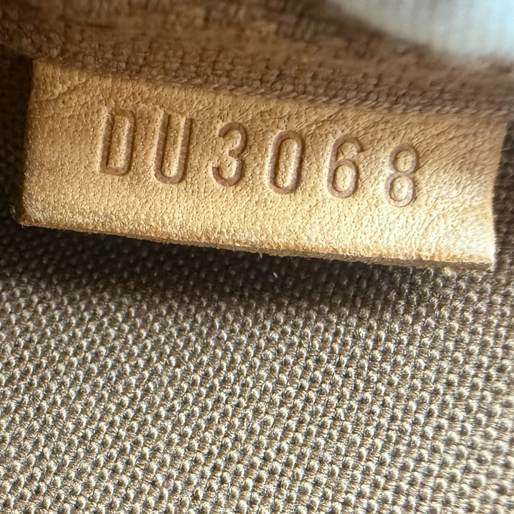 LOUIS VUITTON Monogram Mini Pochette HandBag LHQ1084
