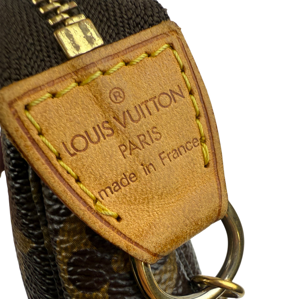 LOUIS VUITTON "Trunks & Bags" Mini Pochette Monogram LHQ1171
