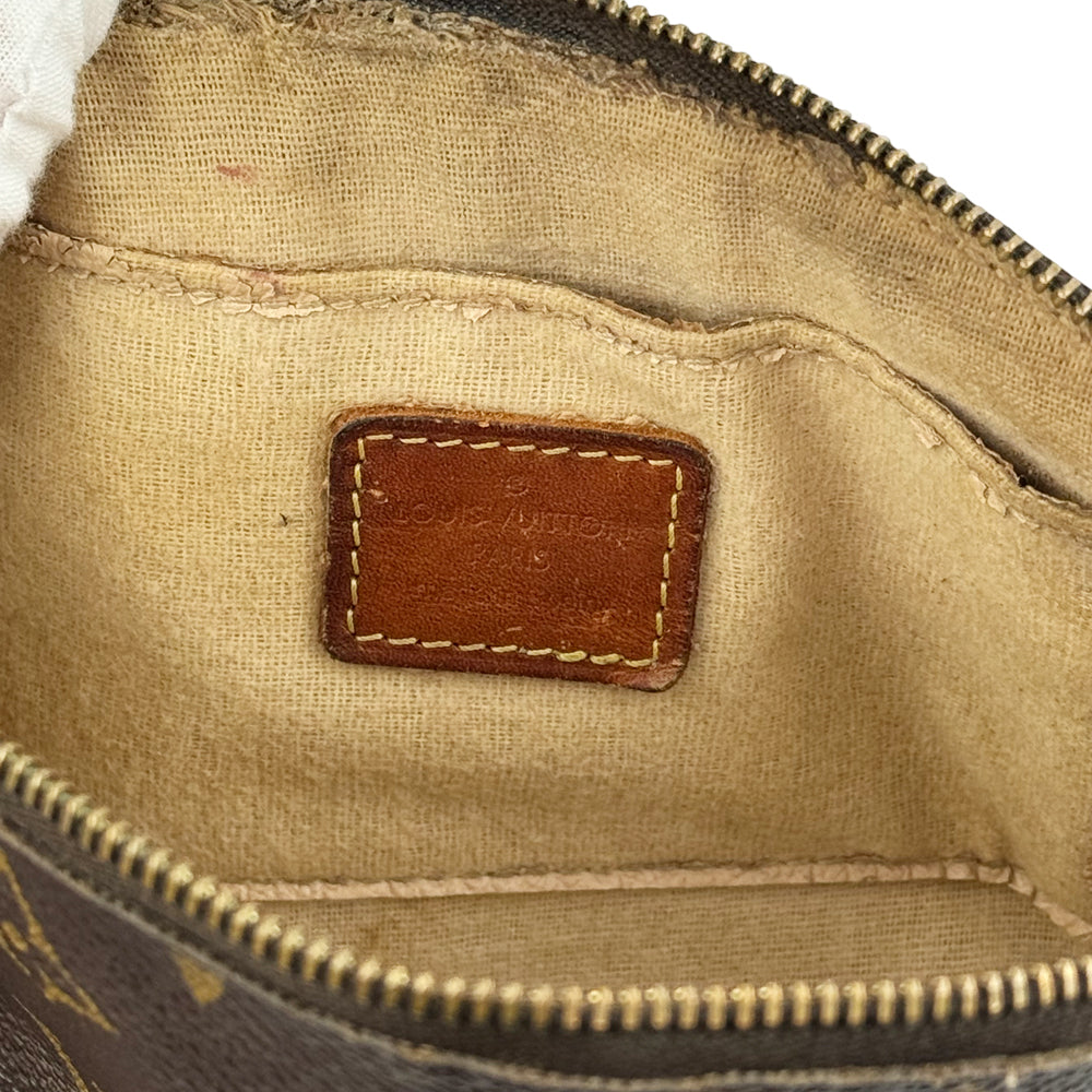 LOUIS VUITTON Monogram Cosmetic Pouch PM LHQ1297