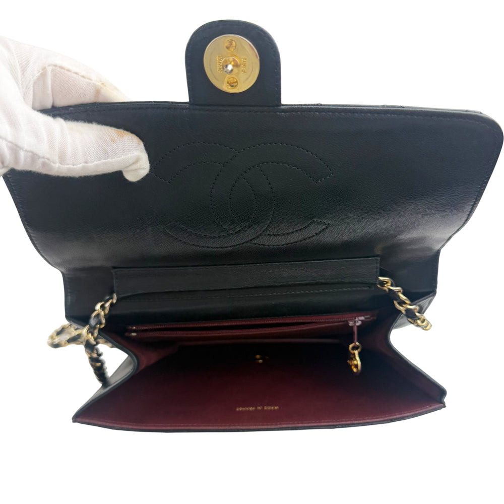 CHANEL Matelasse Black Shoulder Bag LHQ1466