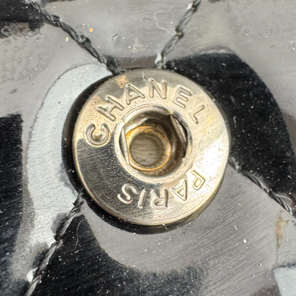 CHANEL Black Patent Leather Classic Flap Medium Crossbody Shoulder Bag LHQ1583