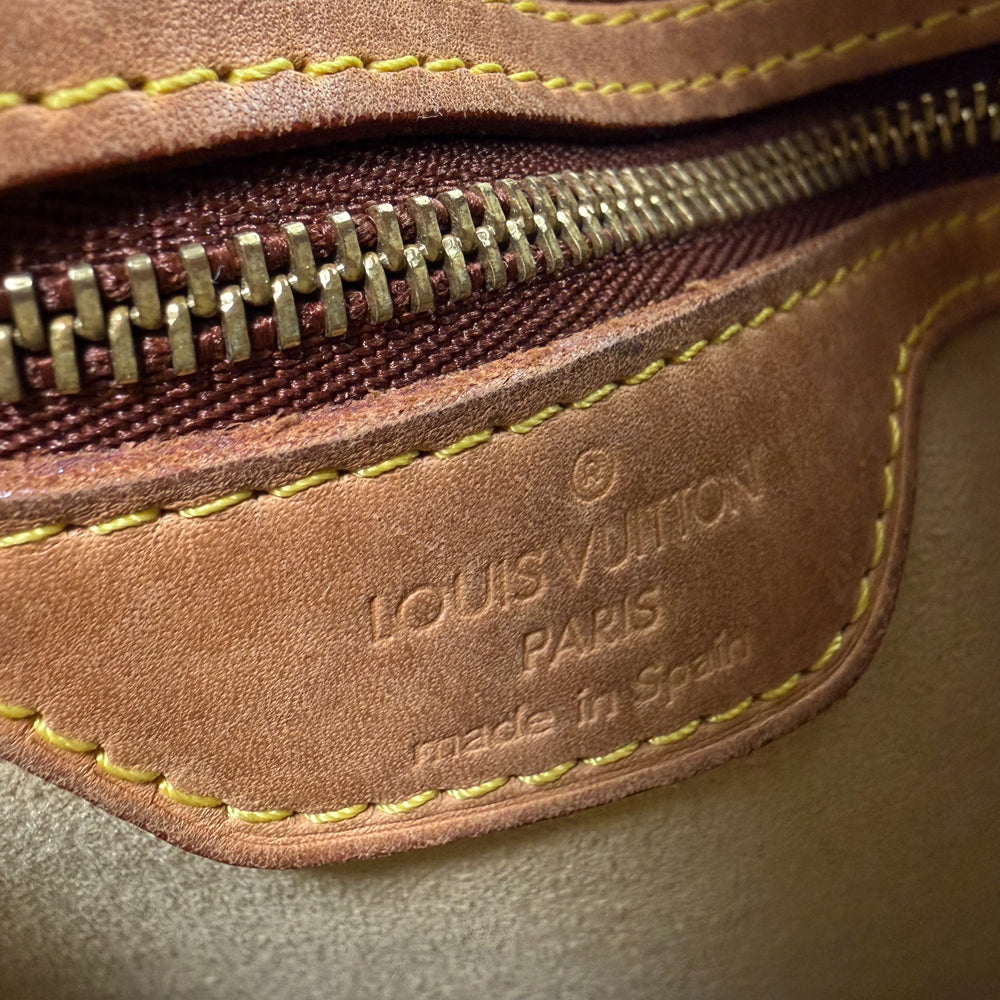 LOUIS VUITTON Looping GM Shoulder Bag LHQ1608