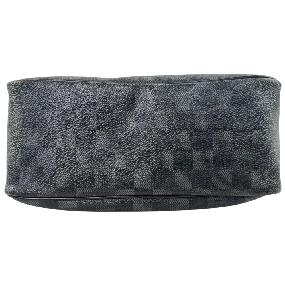 LOUIS VUITTON Damier Graphite Tolietry Bag LHQ1695