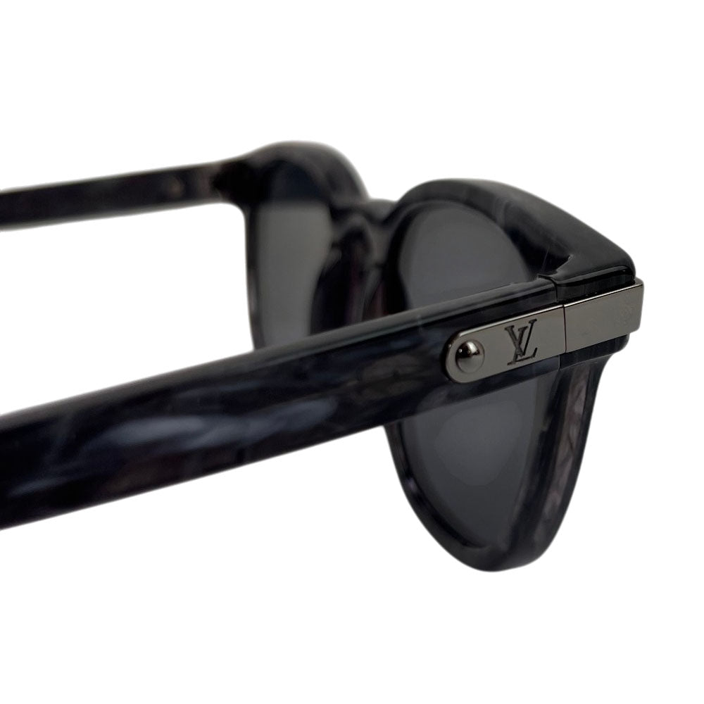 LOUIS VUITTON Marbled Round Black Lens Sunglasses LHQ1715