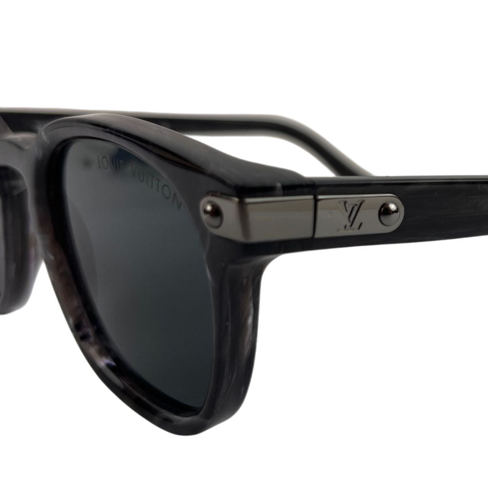 LOUIS VUITTON Marbled Round Black Lens Sunglasses LHQ1716