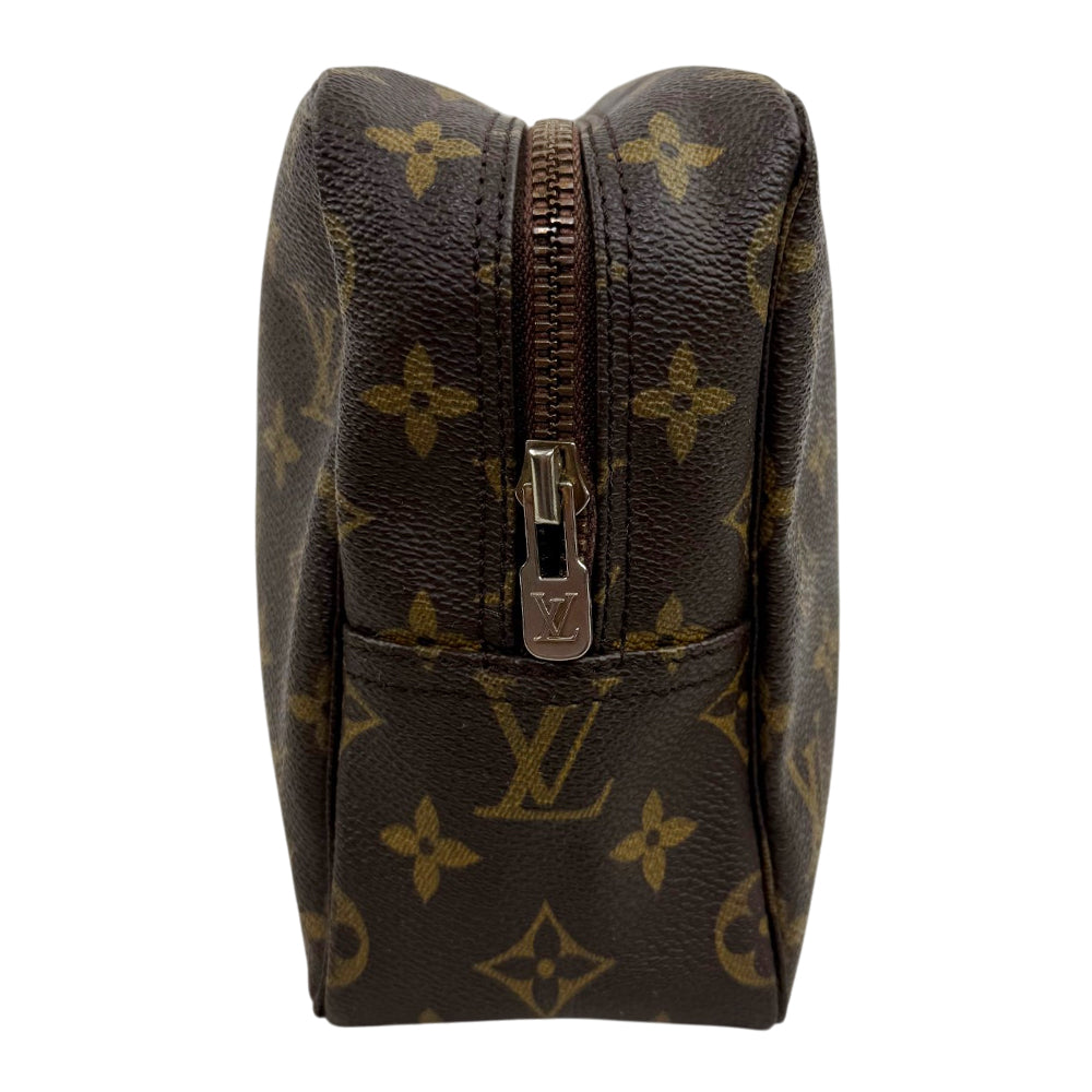 LOUIS VUITTON Monogram Toiletry 28 Pouch LHQ1864