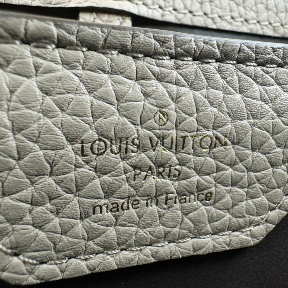 LOUIS VUITTON Capucines MM Galet Leather Handbag Shoulder Bag LHQ485