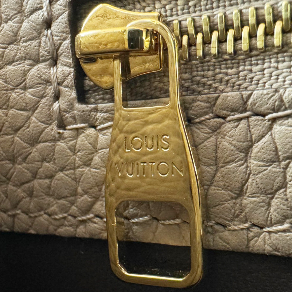 LOUIS VUITTON Capucines MM Galet Leather Handbag Shoulder Bag LHQ485