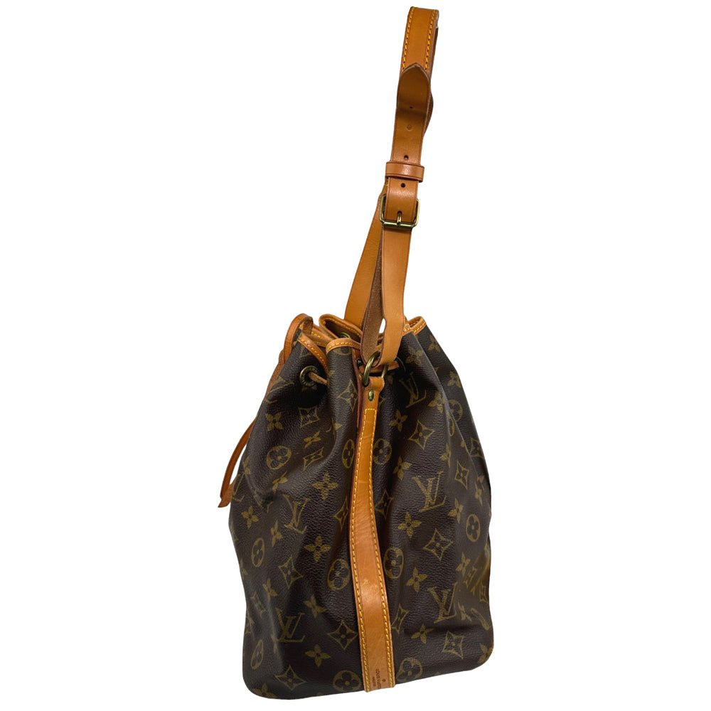 LOUIS VUITTON Petit Noe Monogram Bag LHQ655