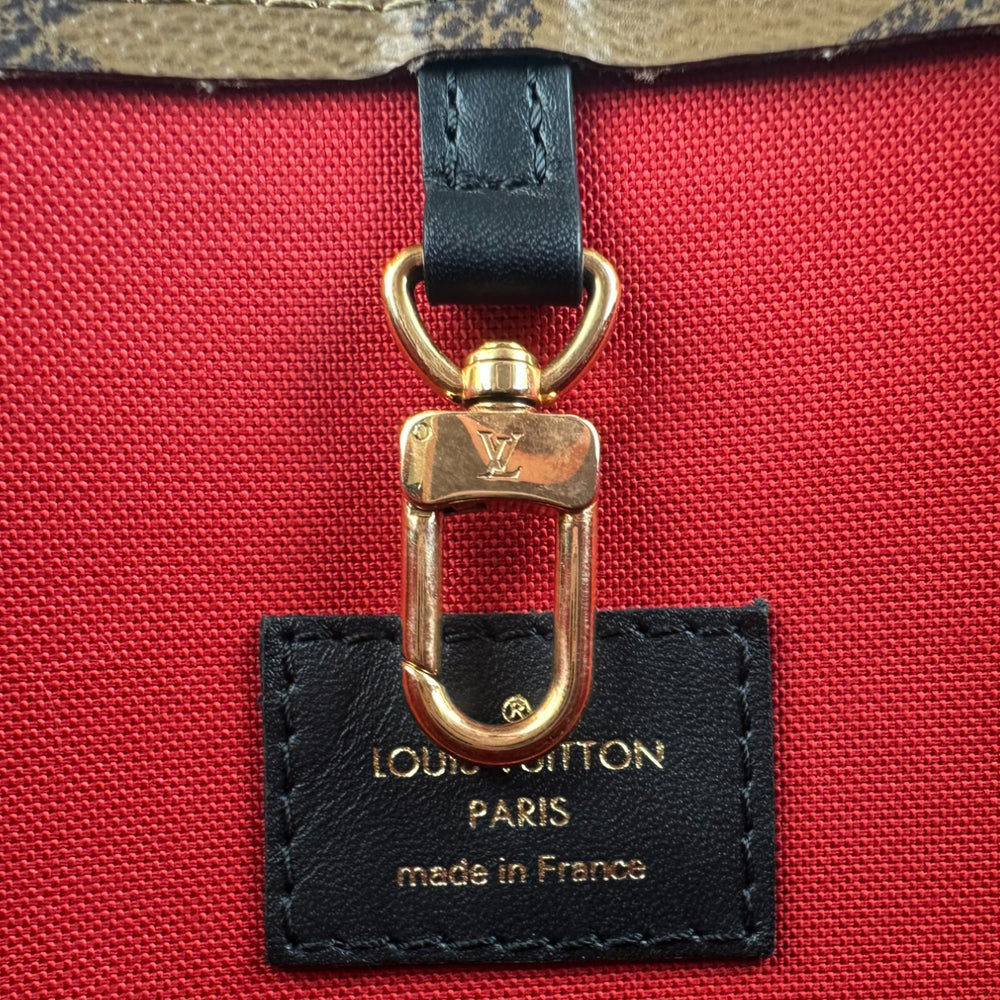 LOUIS VUITTON On The Go MM Monogram Shoulder Bag LHQ665