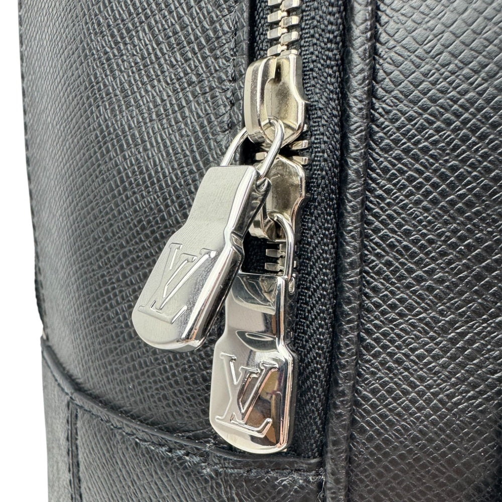 LOUIS VUITTON Taiga Black Leather Avenue Backpack LHQ841