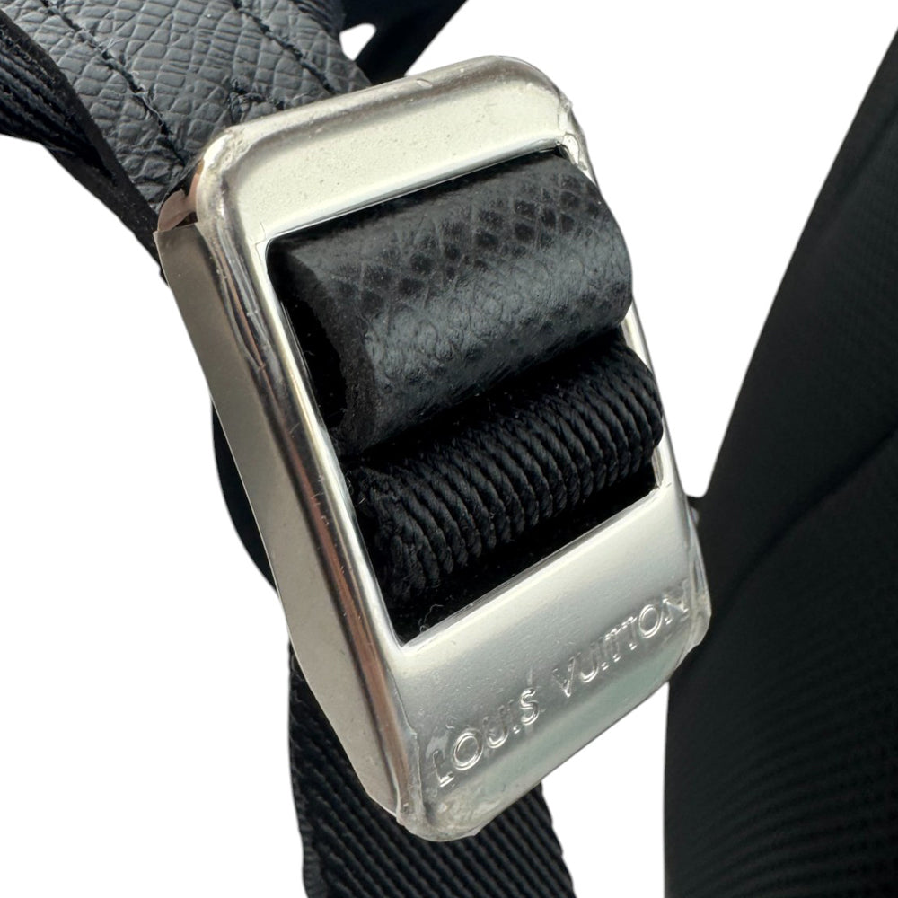 LOUIS VUITTON Taiga Black Leather Avenue Backpack LHQ841