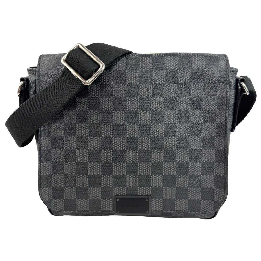 LOUIS VUITTON District PM Damier Graphite Messenger Bag LHQ909