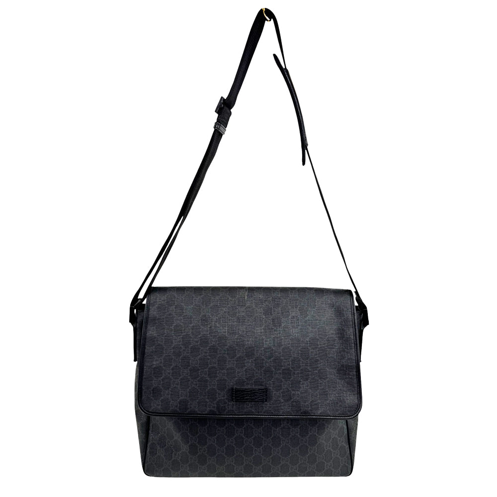 GUCCI GG Black Supreme Canvas Messenger Shoulder Bag LHQ935