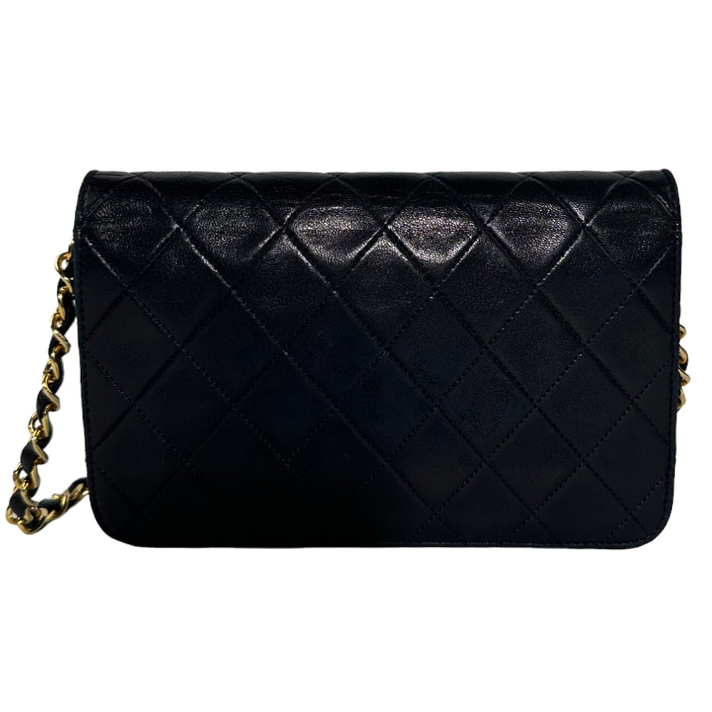 CHANEL Mini Matelassé Umhängetasche Schwarzes Lammfell LHQ108