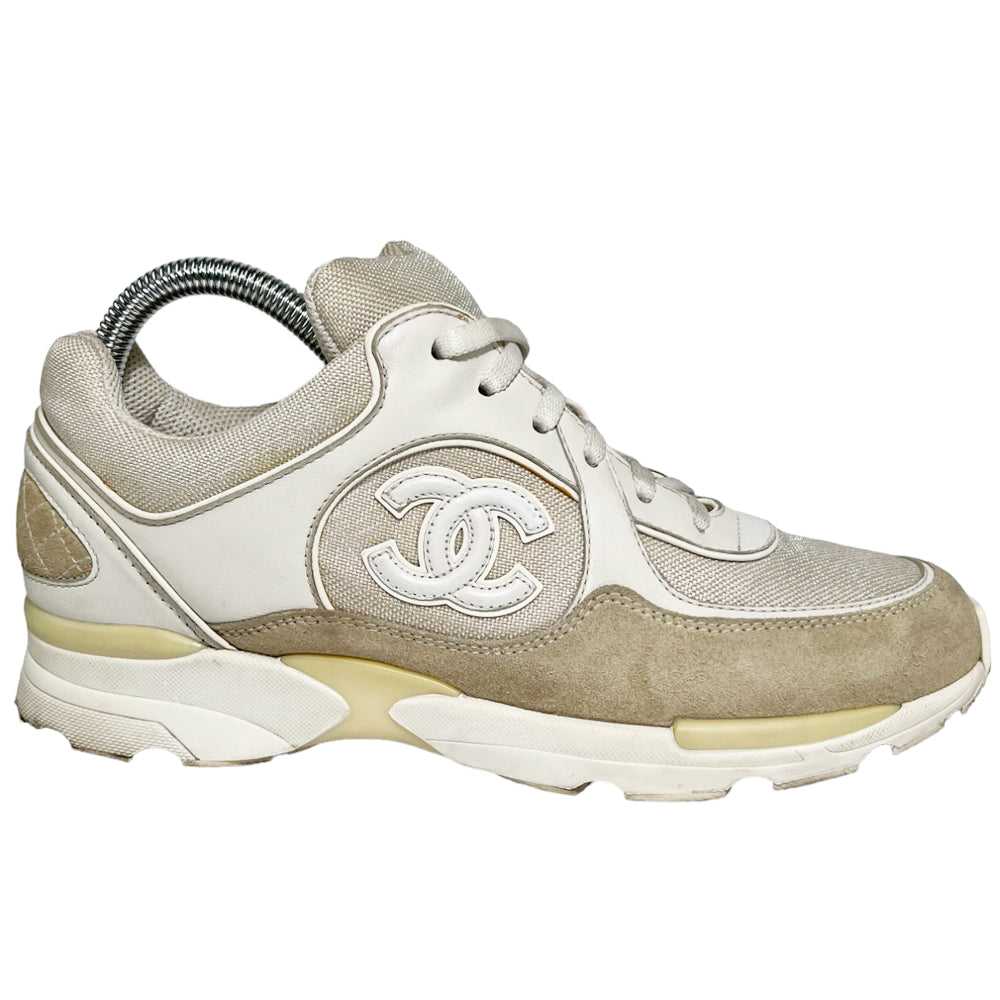 CHANEL Frauen Weiß Beige CC Läufer Trainer Größe 5 UK LHQ113