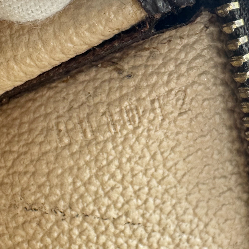 LOUIS VUITTON Monogram Pochette Small Toiletry Pouch LHQ1253