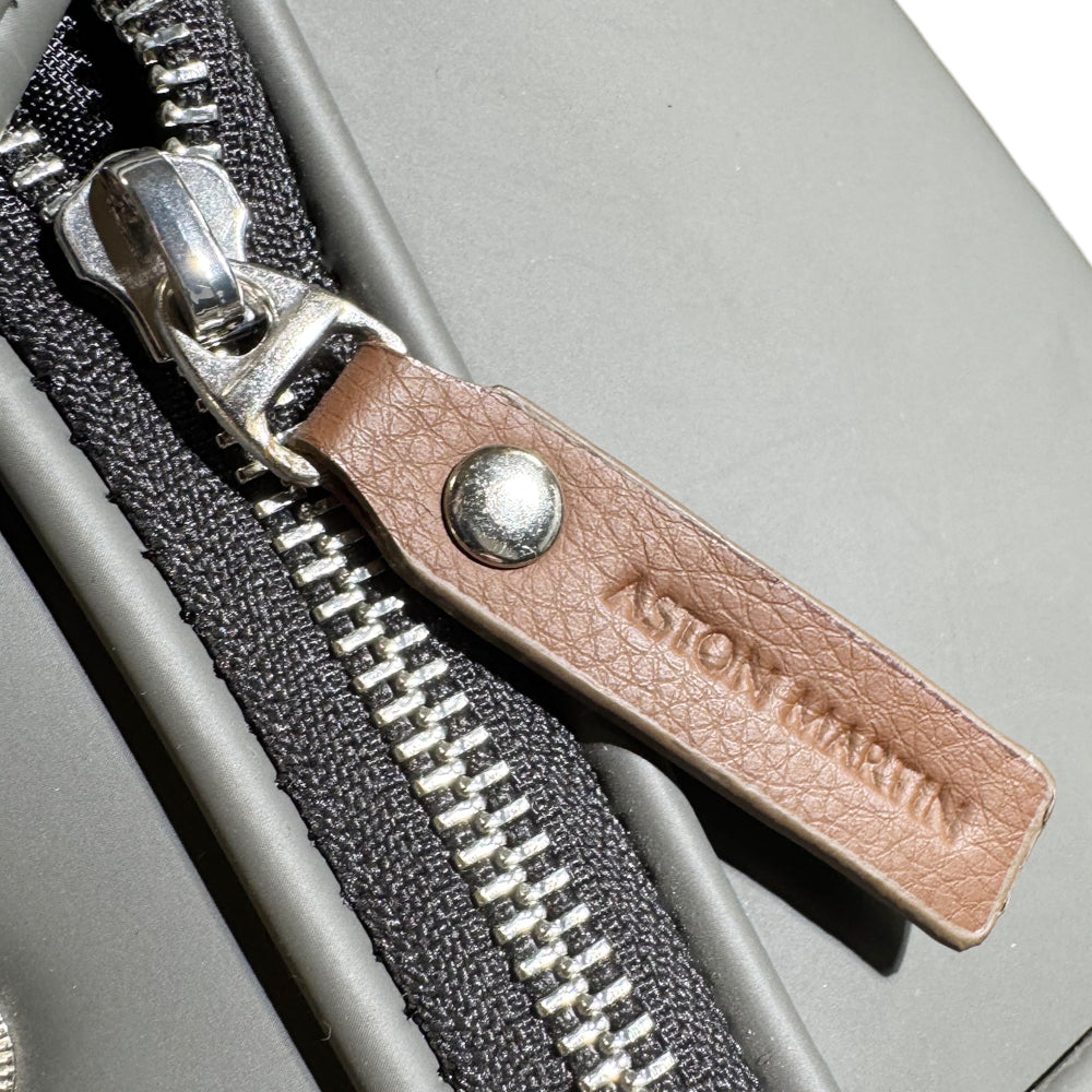 ASTON MARTIN X CALLAWAY DBX Grey Leather Golf Bag With Head Cover LHQ1426