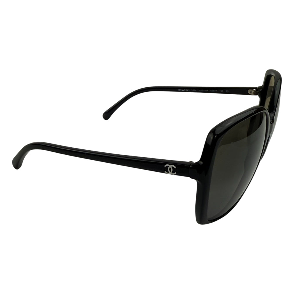 CHANEL Oversized Black Sunglasses LHQ1435