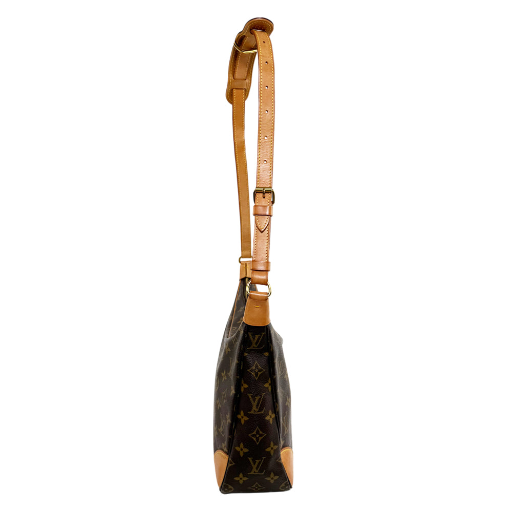 LOUIS VUITTON Boulogne 30 Monogram Crossbody Bag LHQ1606