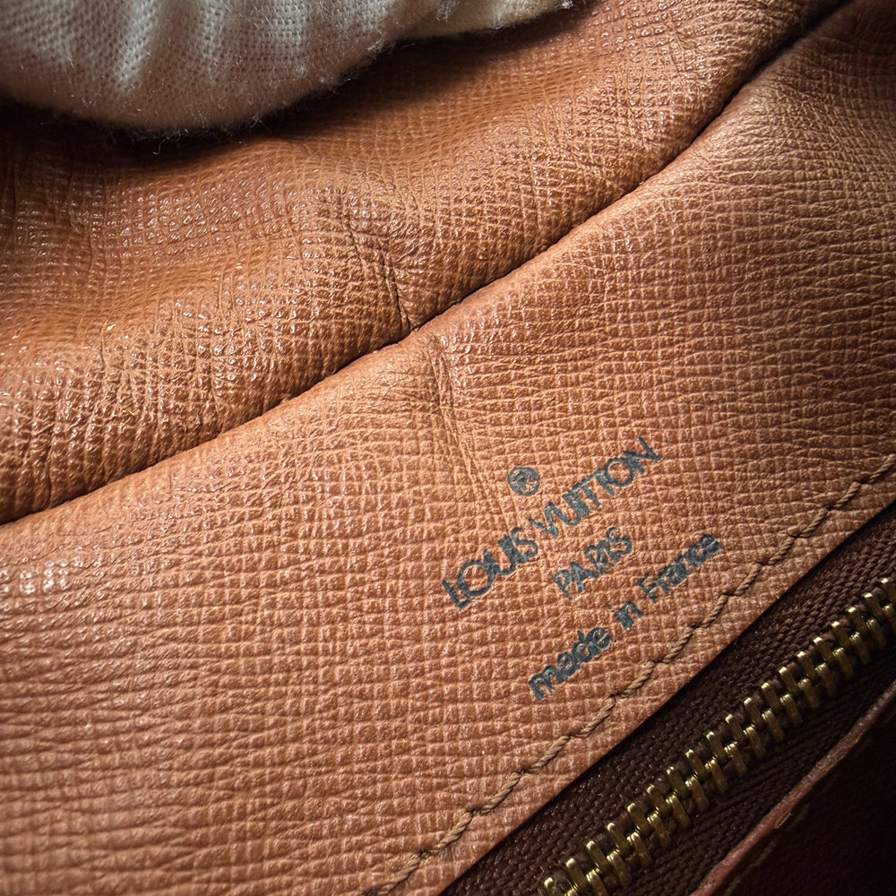 LOUIS VUITTON Boulogne 30 Monogram Crossbody Bag LHQ1606