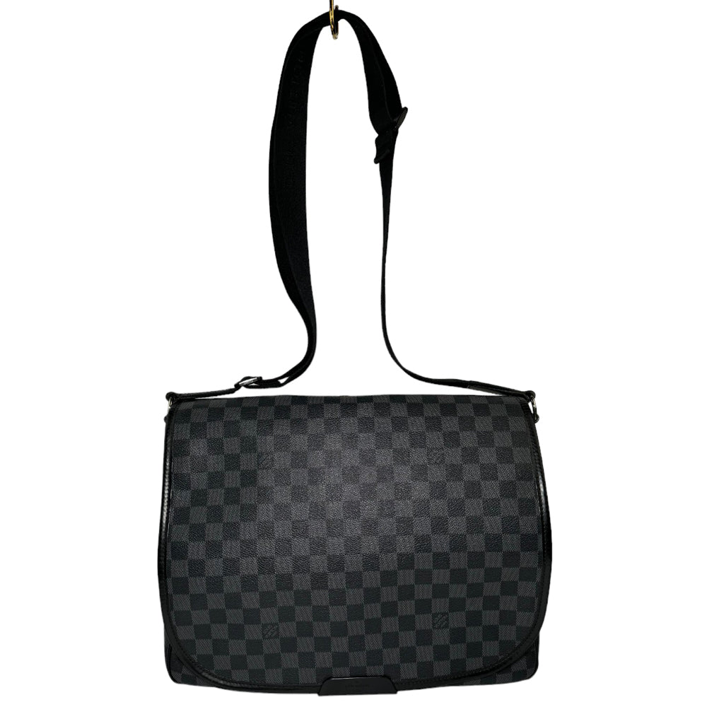 LOUIS VUITTON Daniel MM Messenger Damier Graphite LHQ174