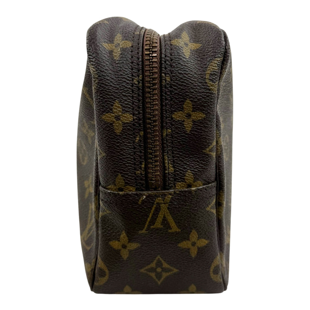 LOUIS VUITTON Monogram Toiletry 28 Pouch LHQ1864