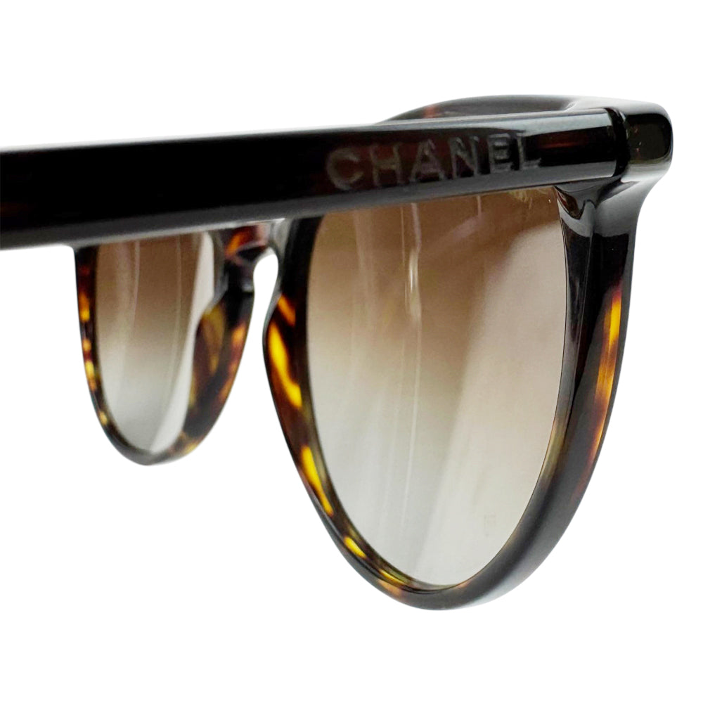 CHANEL Brown Tortoise Shell Pearl Sunglasses LHQ1993