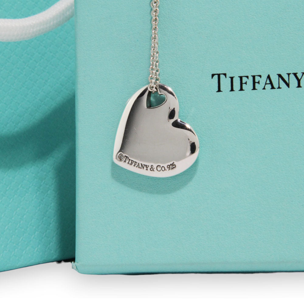 TIFFANY & Co. Collar Heart Tag Cut Out Stencil Pendant Plata LHQ203