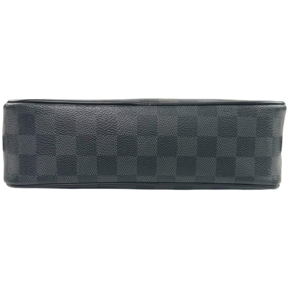 LOUIS VUITTON Damier Graphite Toiletry 28 Bag LHQ2215