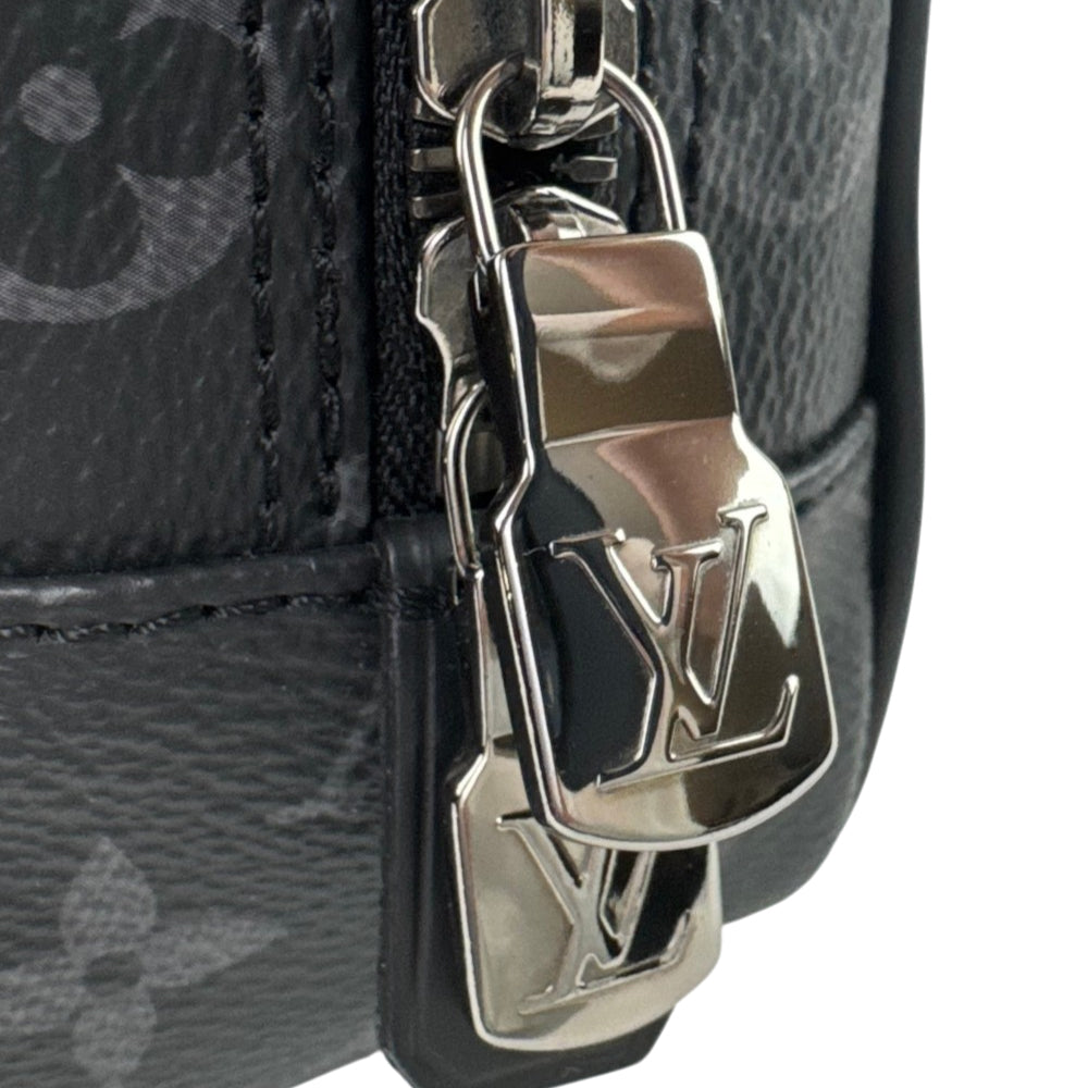 LOUIS VUITTON Monogram Eclipse Toiletry 28 Bag LHQ2216