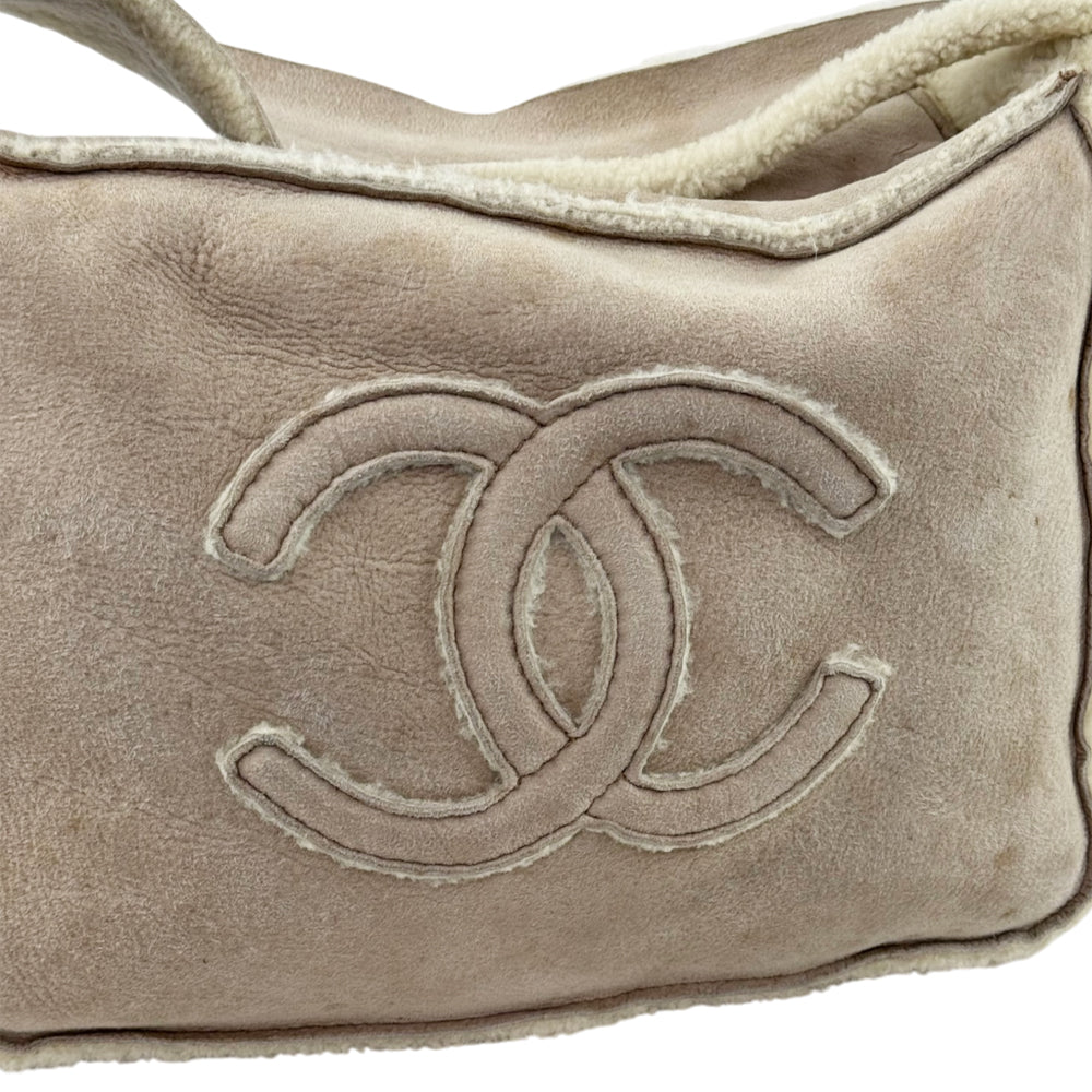 CHANEL Shearling Beige CC Hobo Shoulder Bag LHQ2284