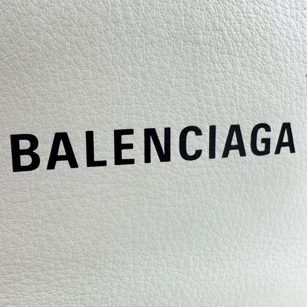 BALENCIAGA White Leather Camera Shoulder Bag LHQ2462