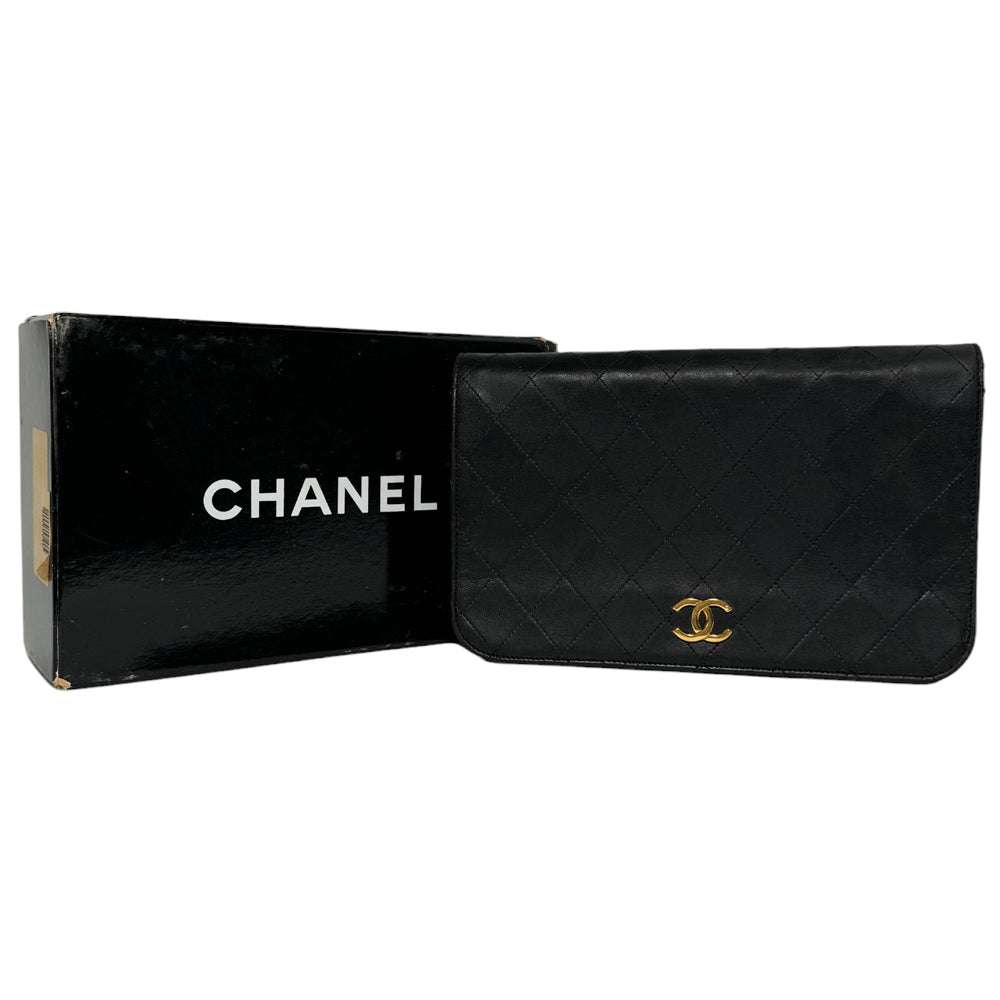 CHANEL Matelasse Schwarze Umhängetasche LHQ252