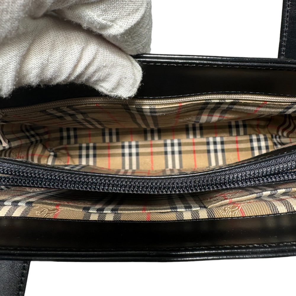 BURBERRY Schwarze Lederhandtasche LHQ260