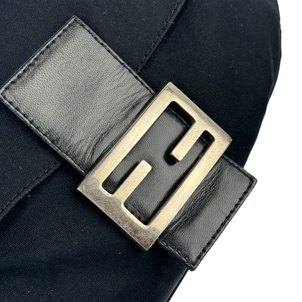 FENDI Mamma Bucket Schwarze Umhängetasche LHQ276