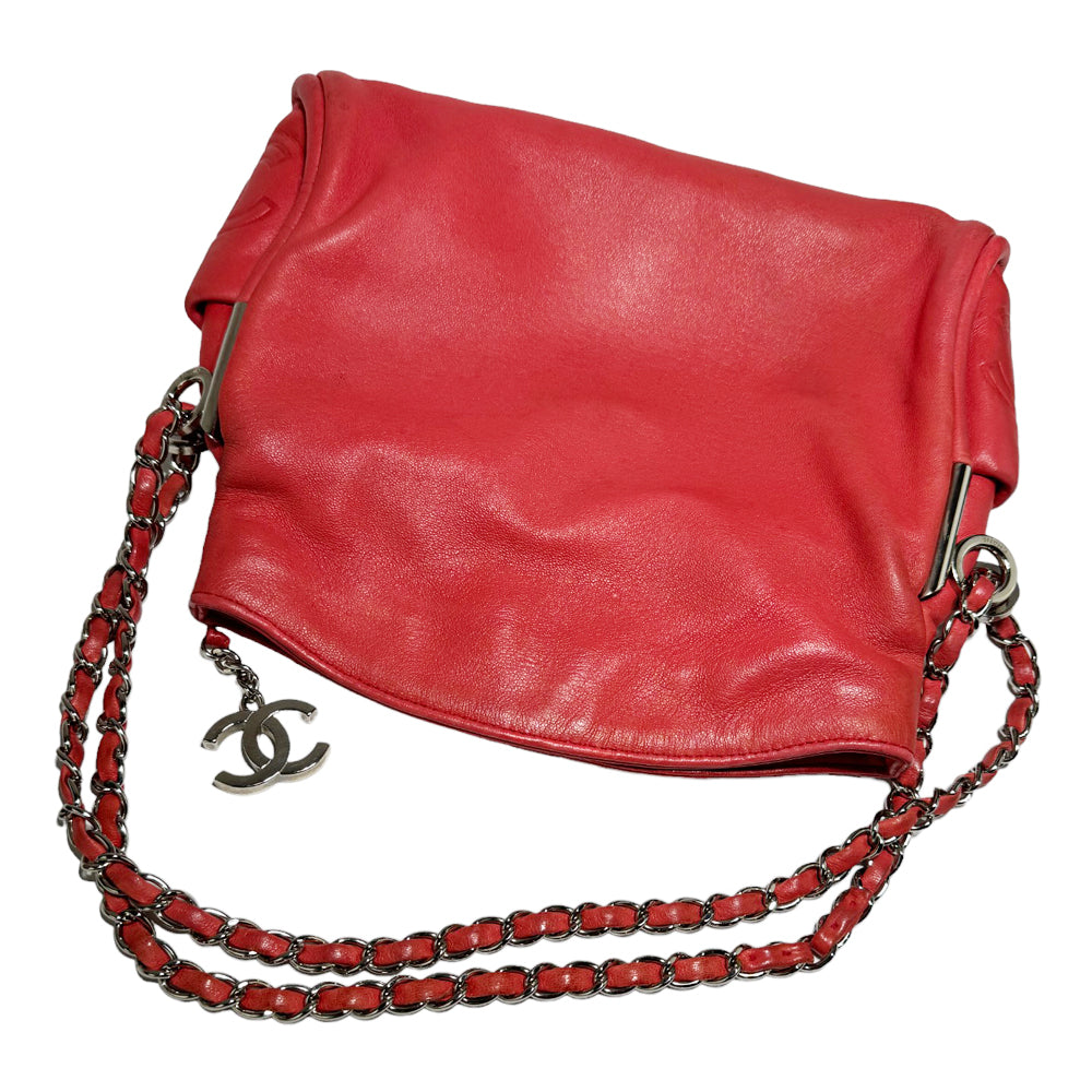 CHANEL Bolso con cadena plegable de piel de becerro rosa LHQ299