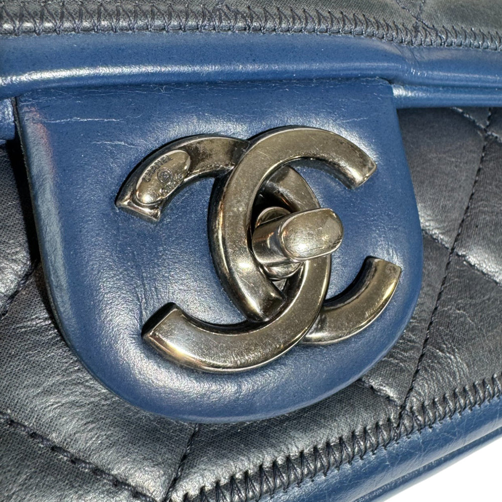 CHANEL Bicolour Lambskin Black/Navy Shoulder Bag LHQ396