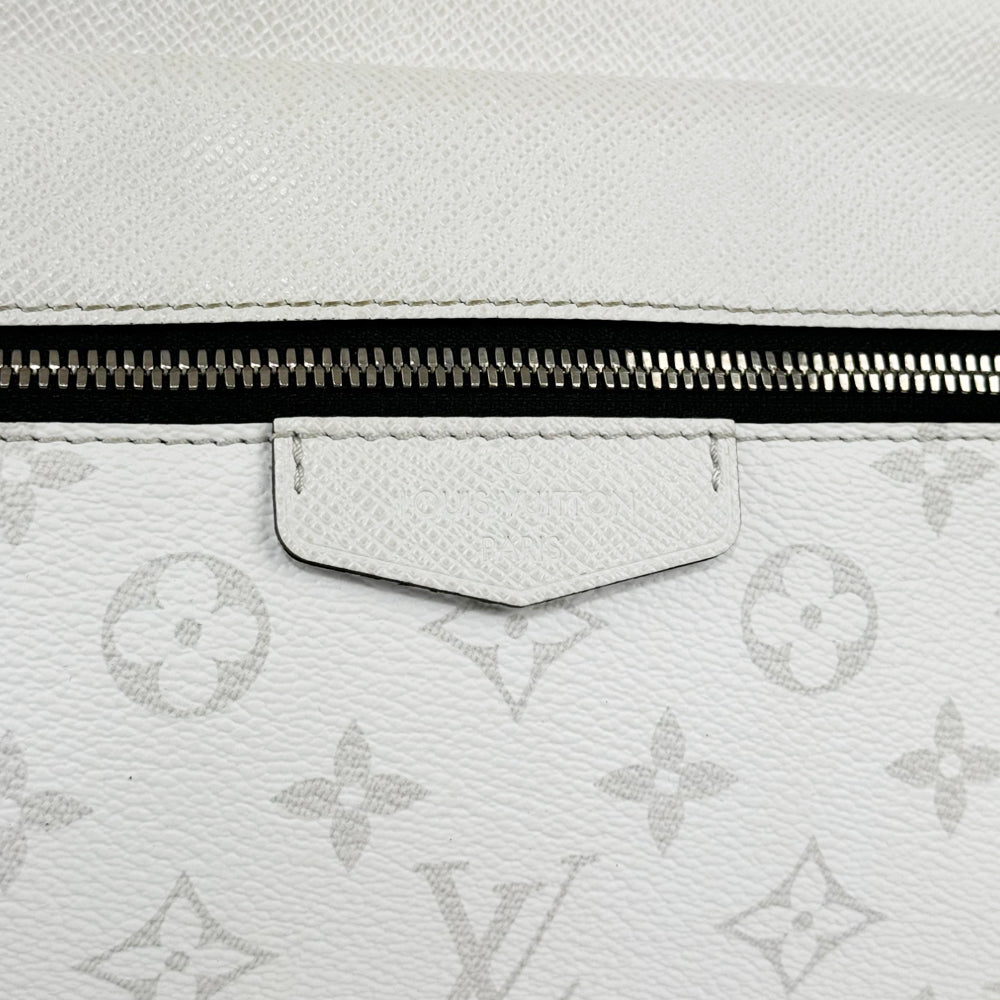 LOUIS VUITTON Outdoor Messenger PM White Monogram Crossbody Bag LHQ399