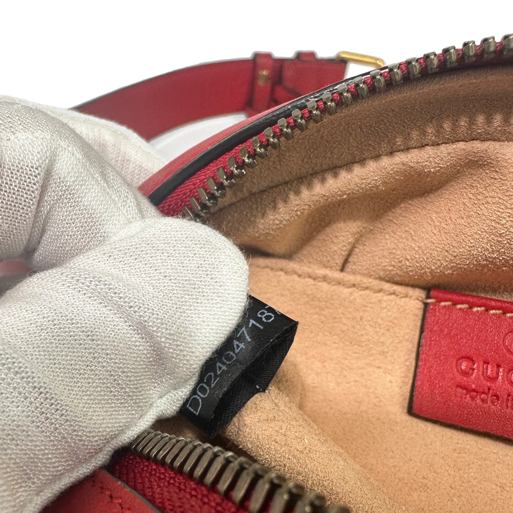 GUCCI Sac à ceinture Marmont rouge LHQ40