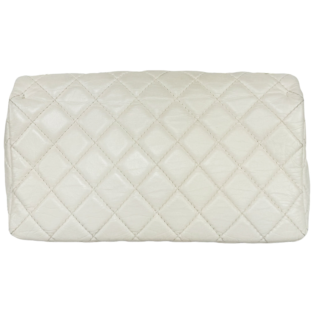 CHANEL Quilted White Leather Flap Shoulder Bag LHQ417