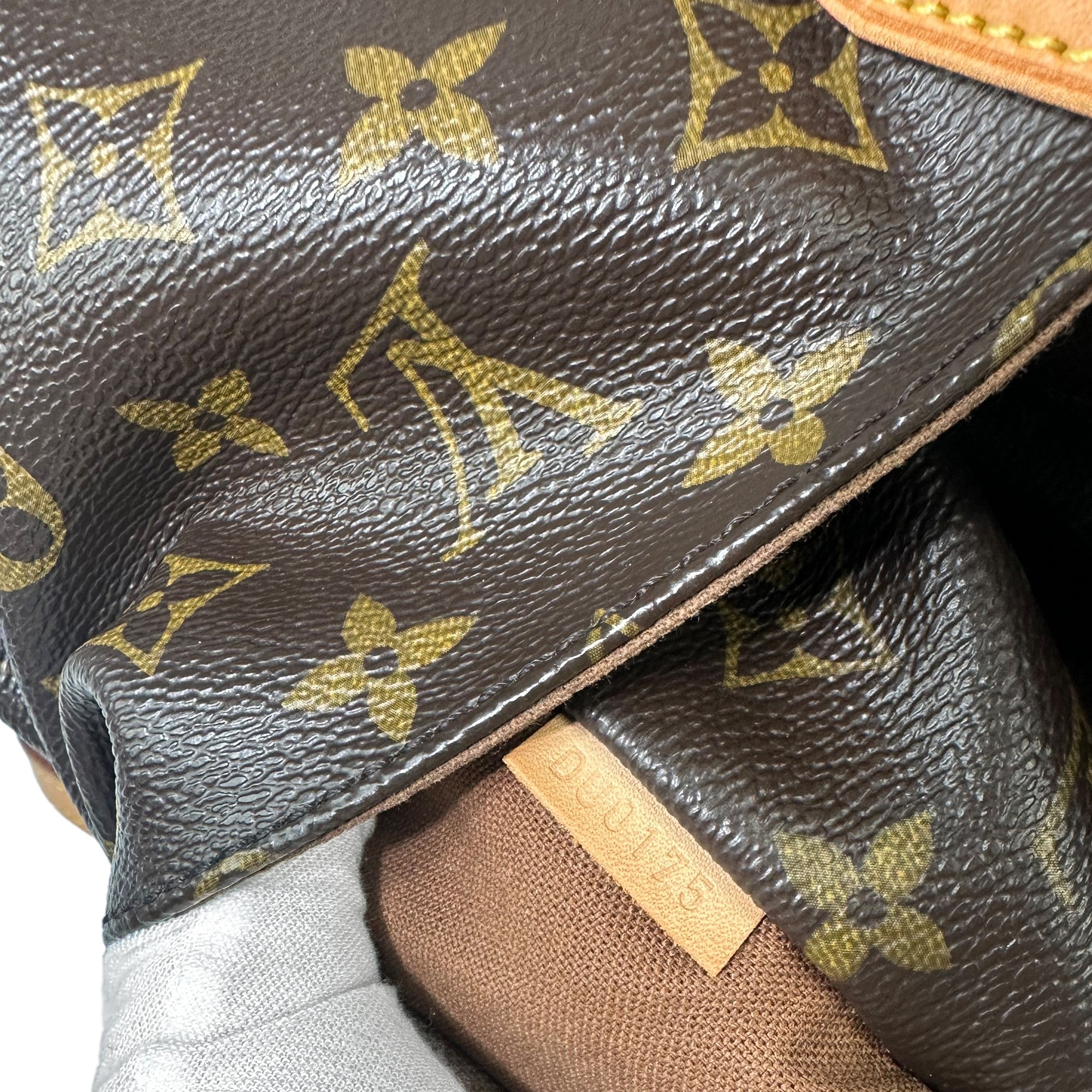 LOUIS VUITTON Totally MM Monogram Shoulder Tote Bag LHQ42