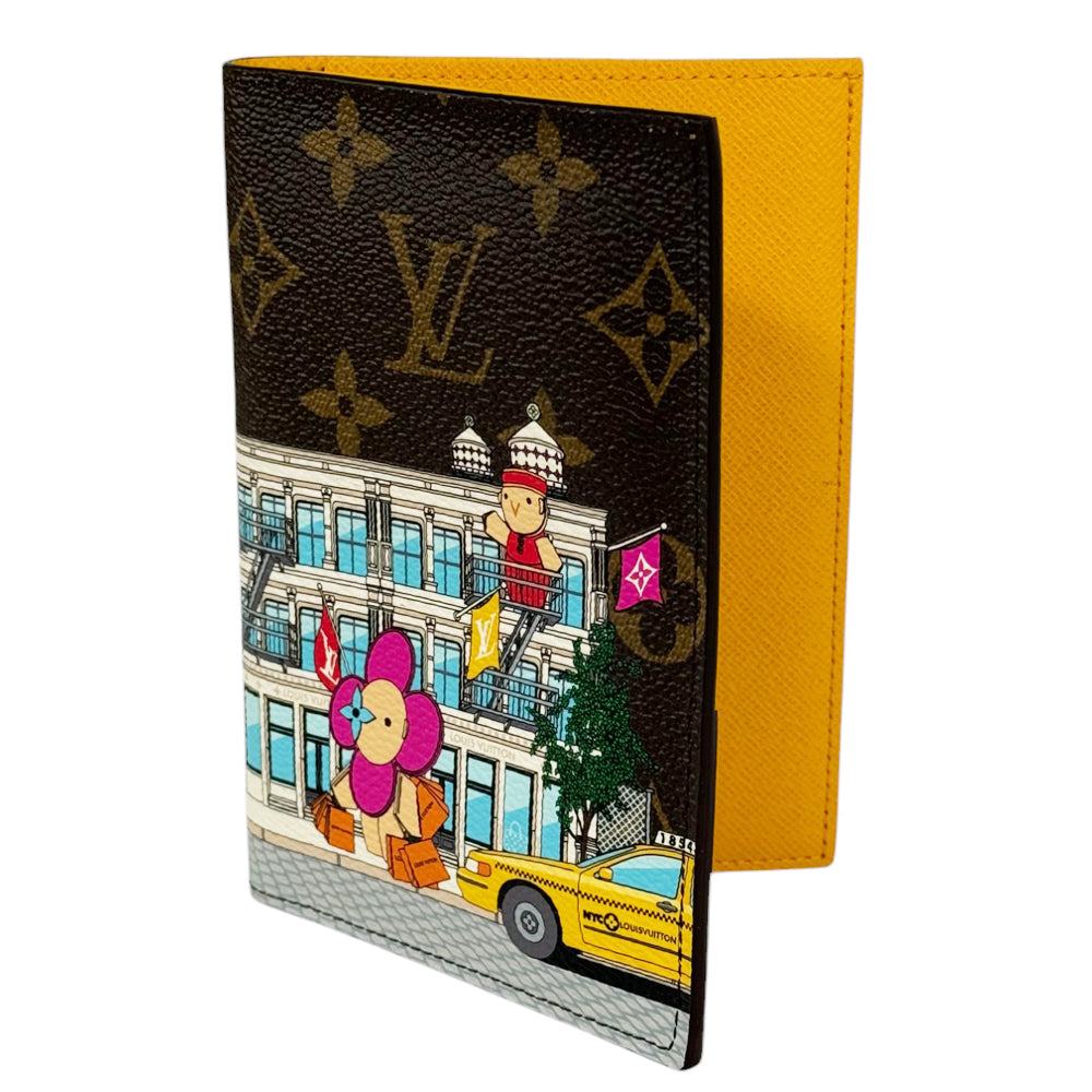 LOUIS VUITTON Christmas Animation New York Passport Cover LHQ440