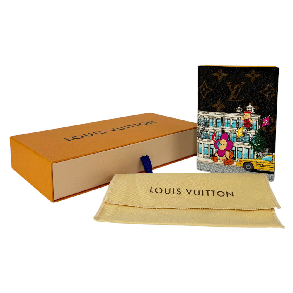 LOUIS VUITTON Christmas Animation New York Passport Cover LHQ440