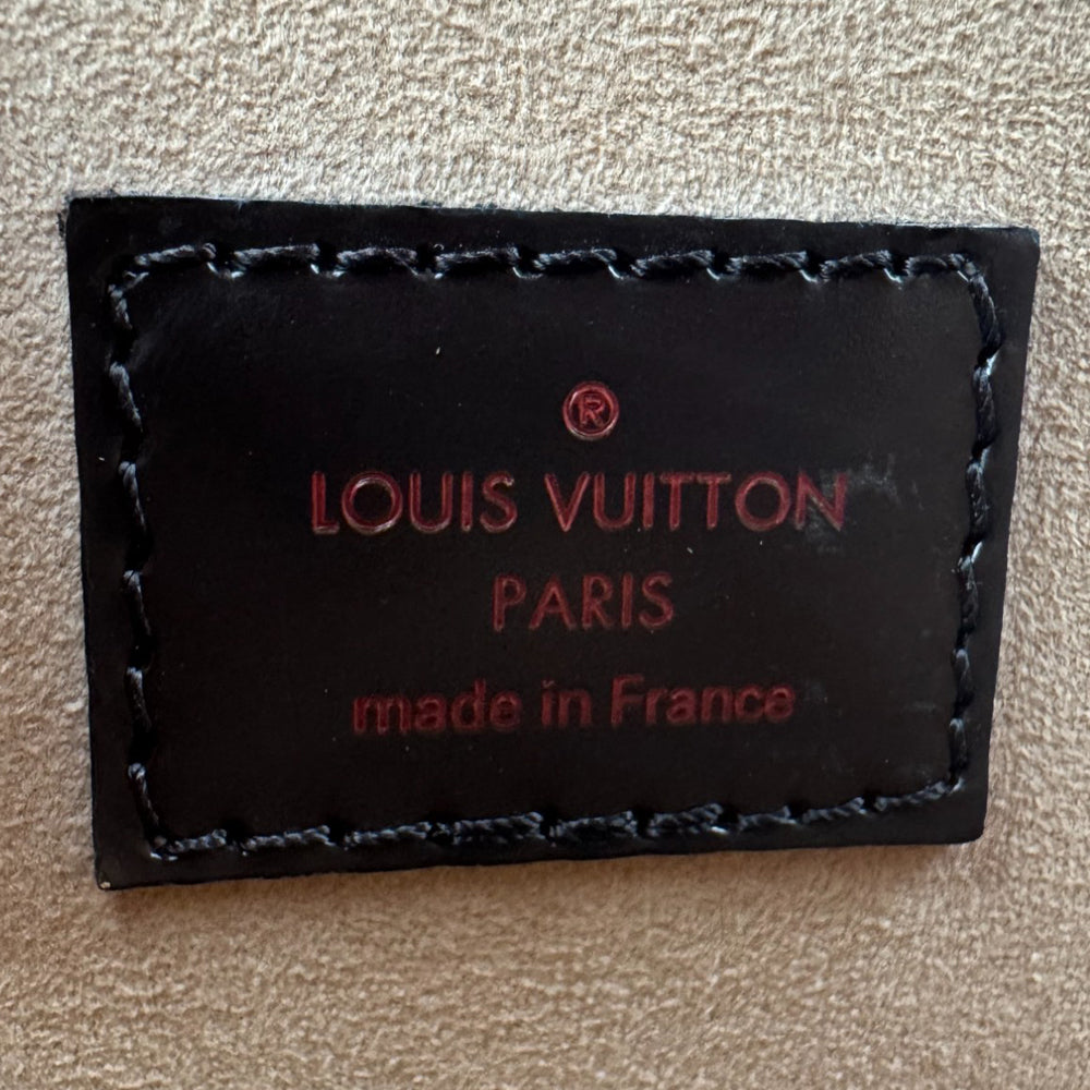 LOUIS VUITTON Damier Ebene Kensington Bag LHQ640