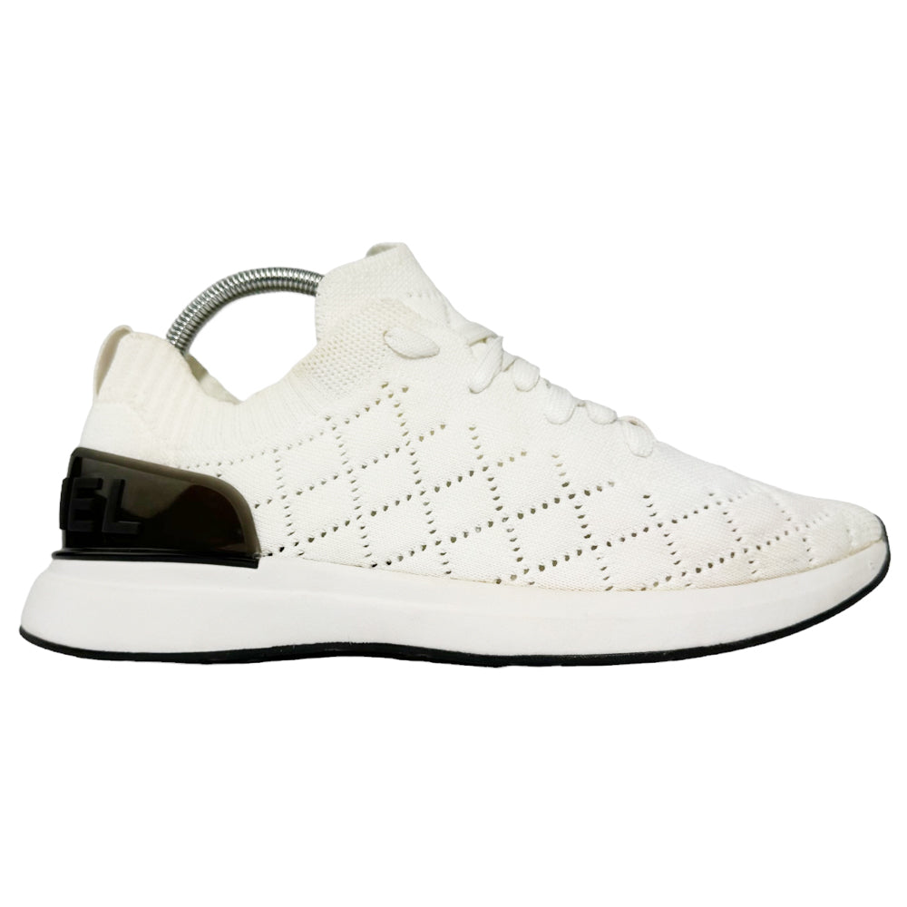 CHANEL Hombre Blanco CC Logo Acolchado Zapatillas Hombre Tallas disponibles: 8.5 UK LHQ66