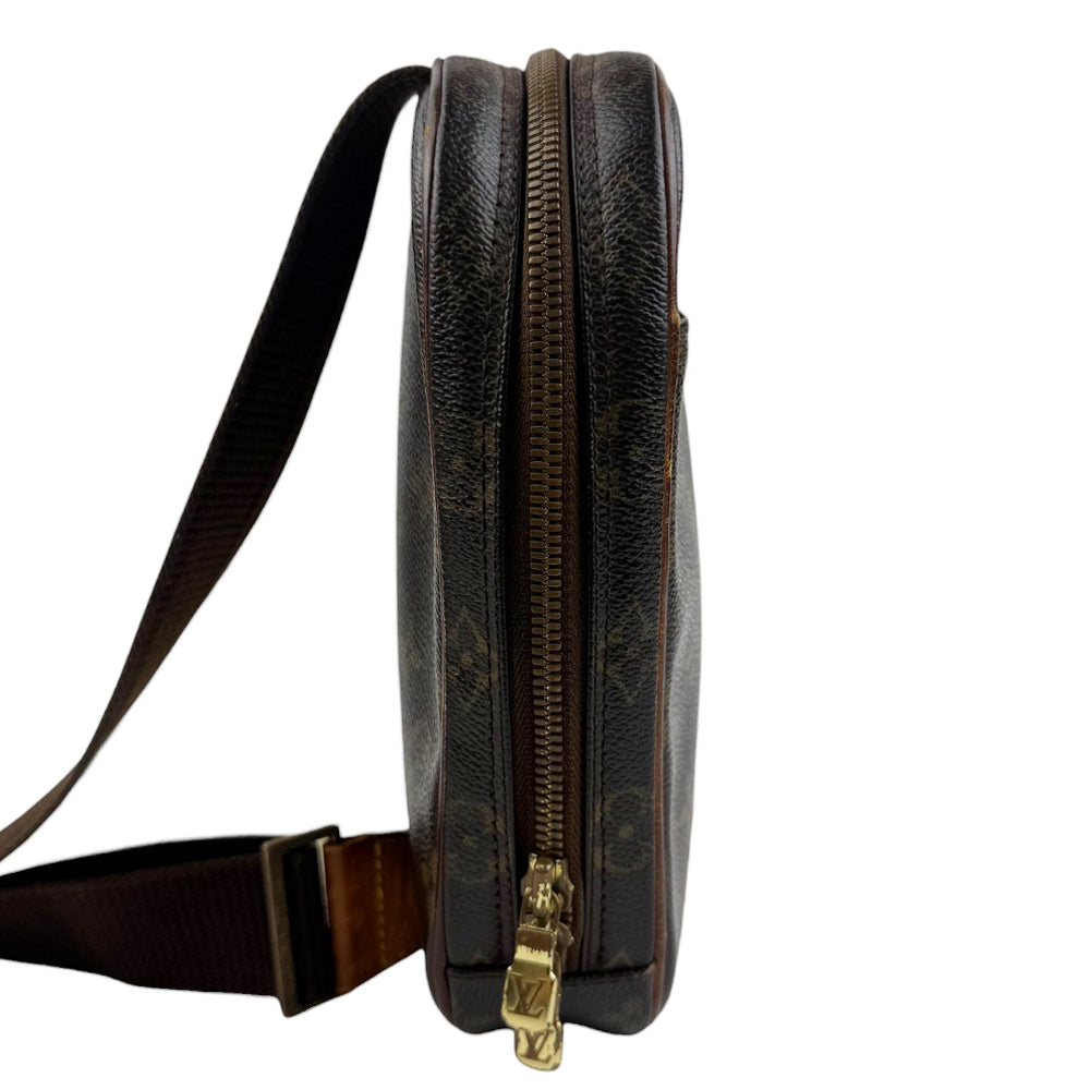 LOUIS VUITTON Pochette Ganju Brown Monogram Crossbody Shoulder Bag LHQ796